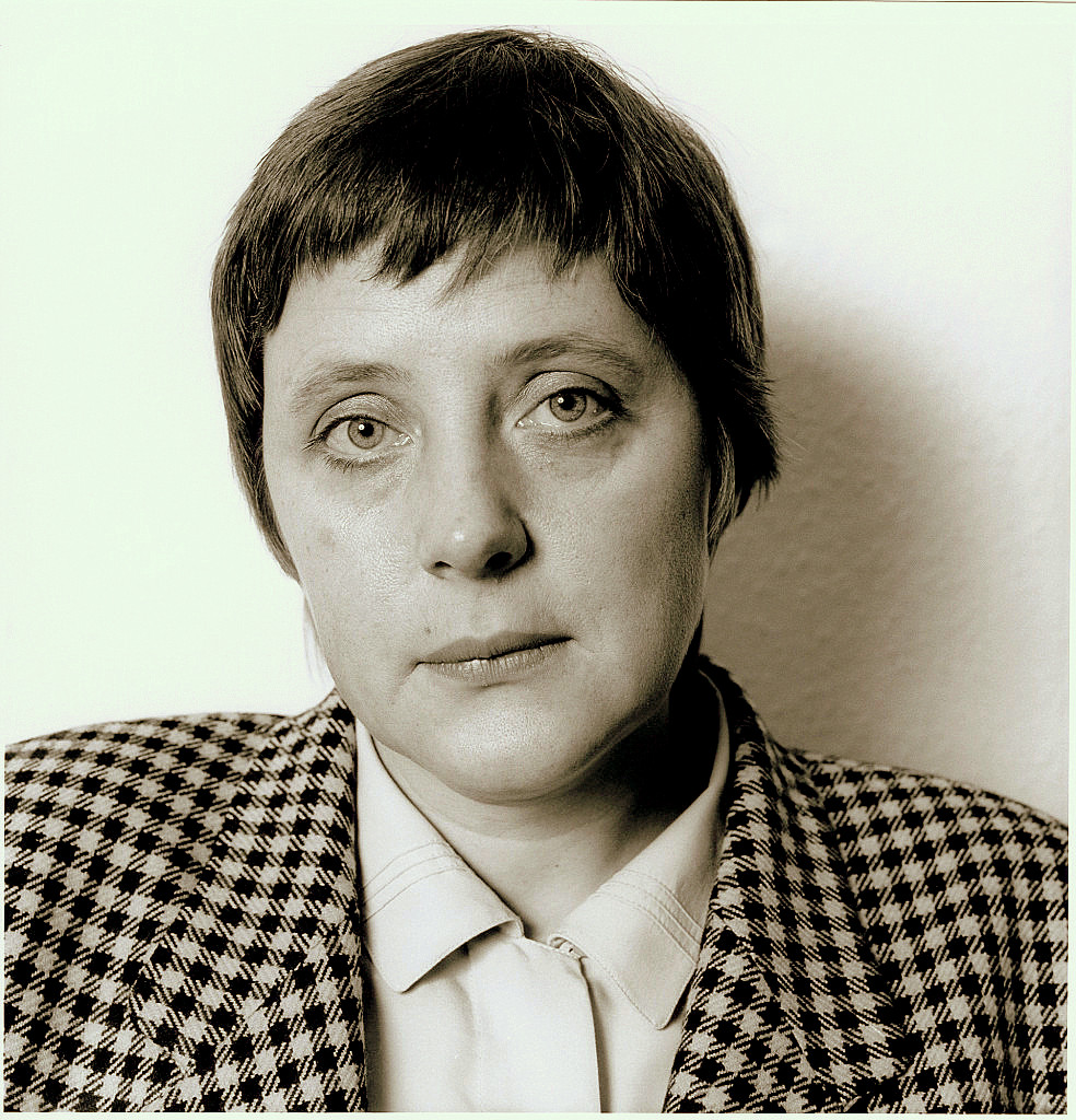 Angela_Merkel_1992-984x1024.jpg